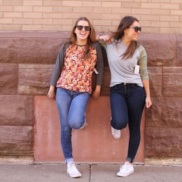 (5/$25) LuLaRoe Gray Heathered Leaf Randy 3/4 baseball top - Picture 9 of 9